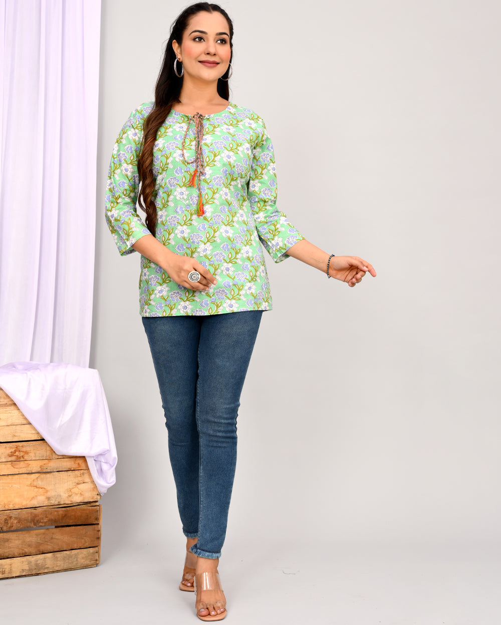 Short kurti 2024 top for jeans