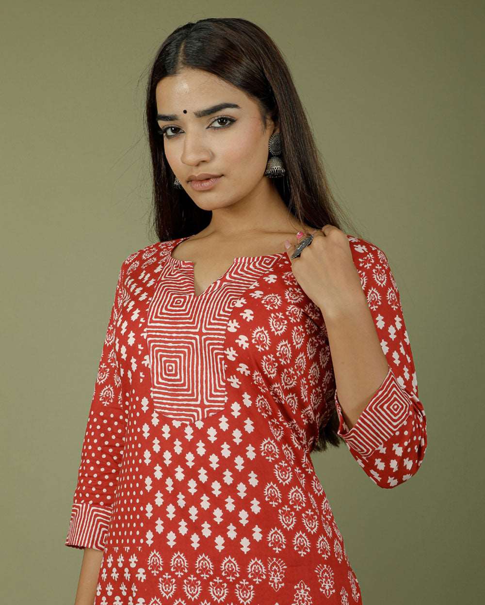 HIya in Hand Embroidery Chikankari Long Kurti for Women | Stylish Casu -  House Of Kari (Chikankari Clothing)
